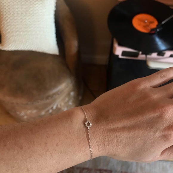 Dainty silver/cz bracelet - Picture 2 of 4